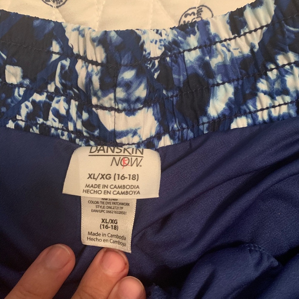 Shorts - Picture 2 of 3